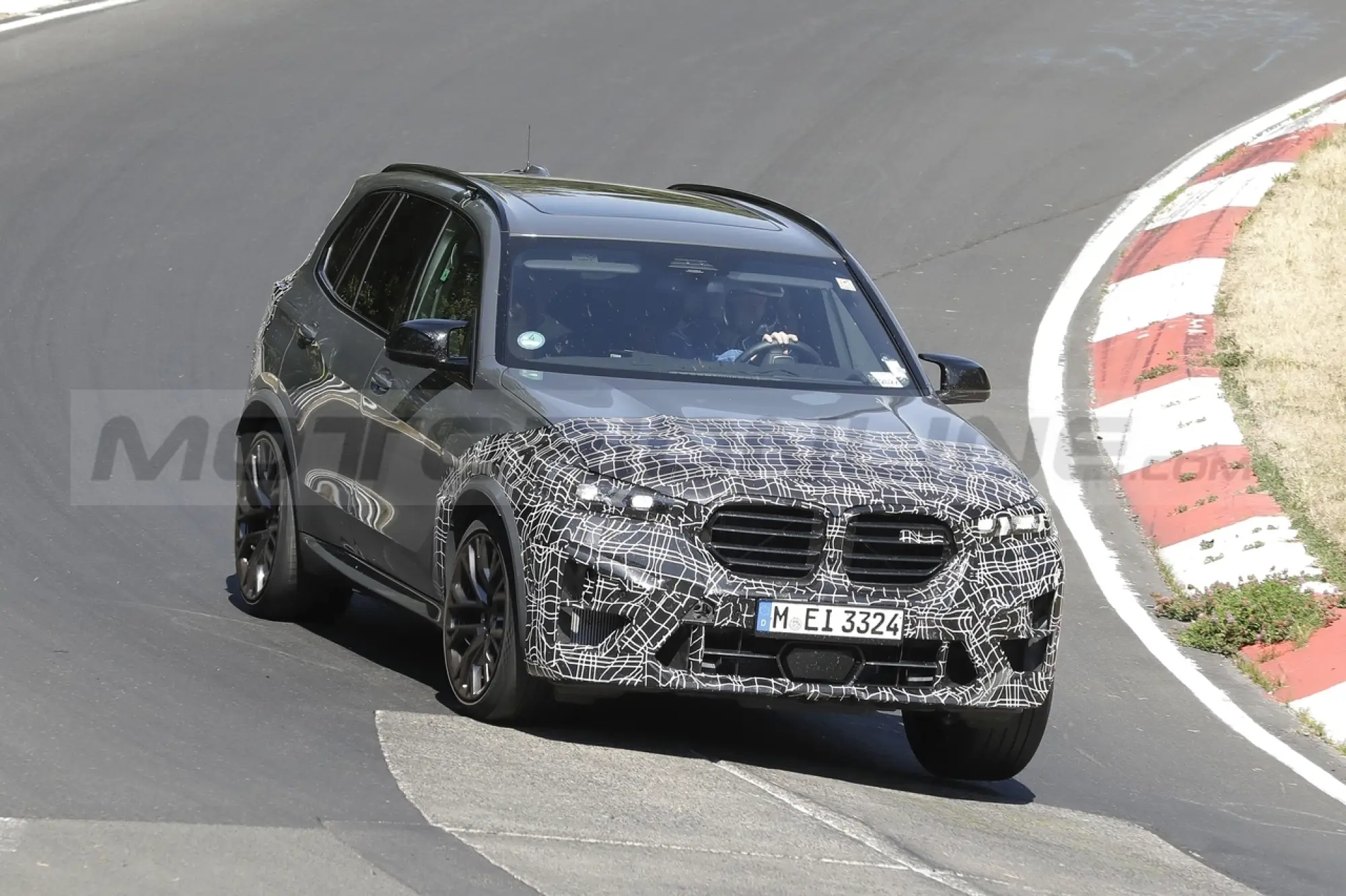 BMW X5 M 2023 - Foto Spia 12-08-2022 - 3