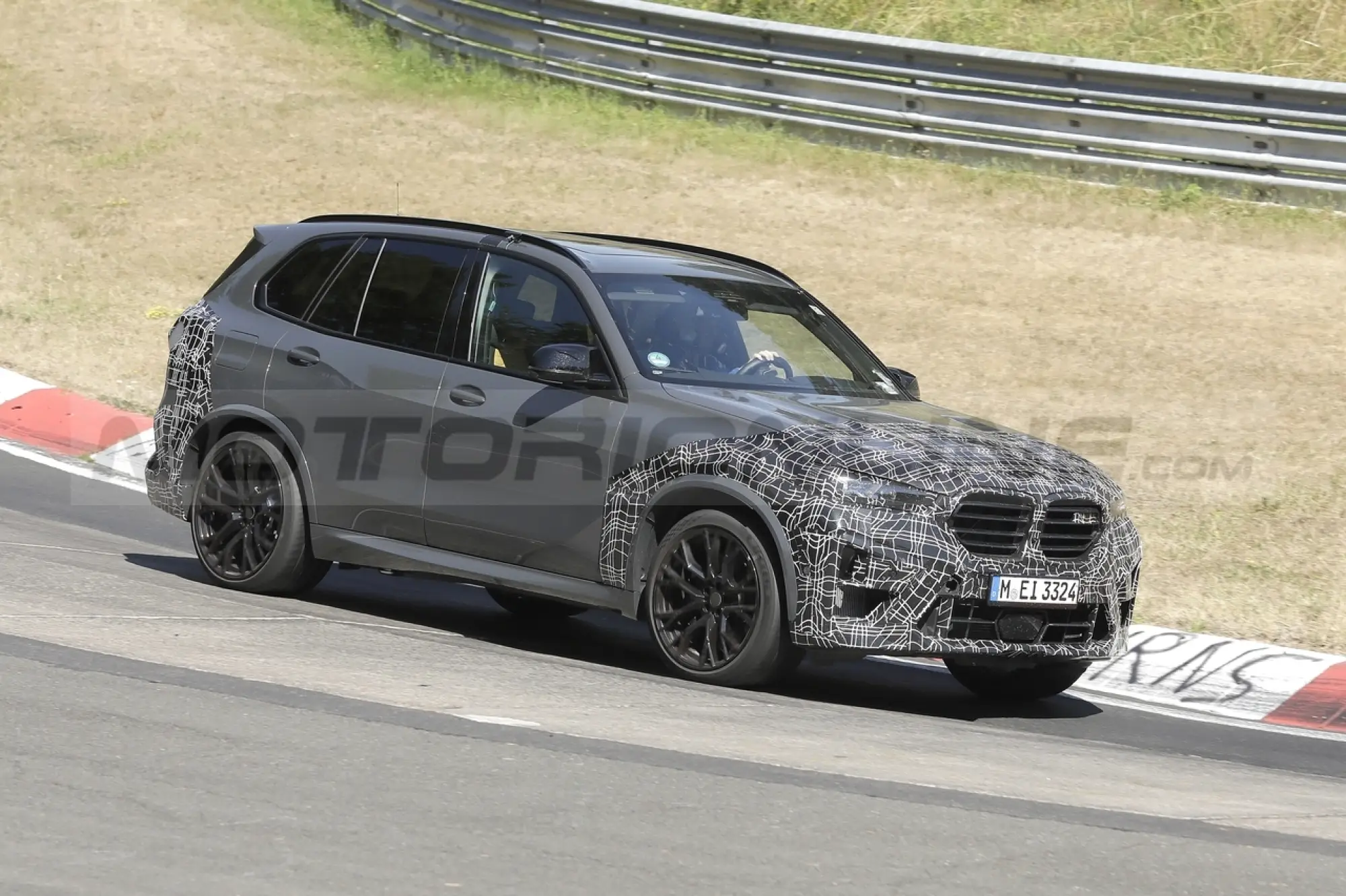 BMW X5 M 2023 - Foto Spia 12-08-2022 - 4