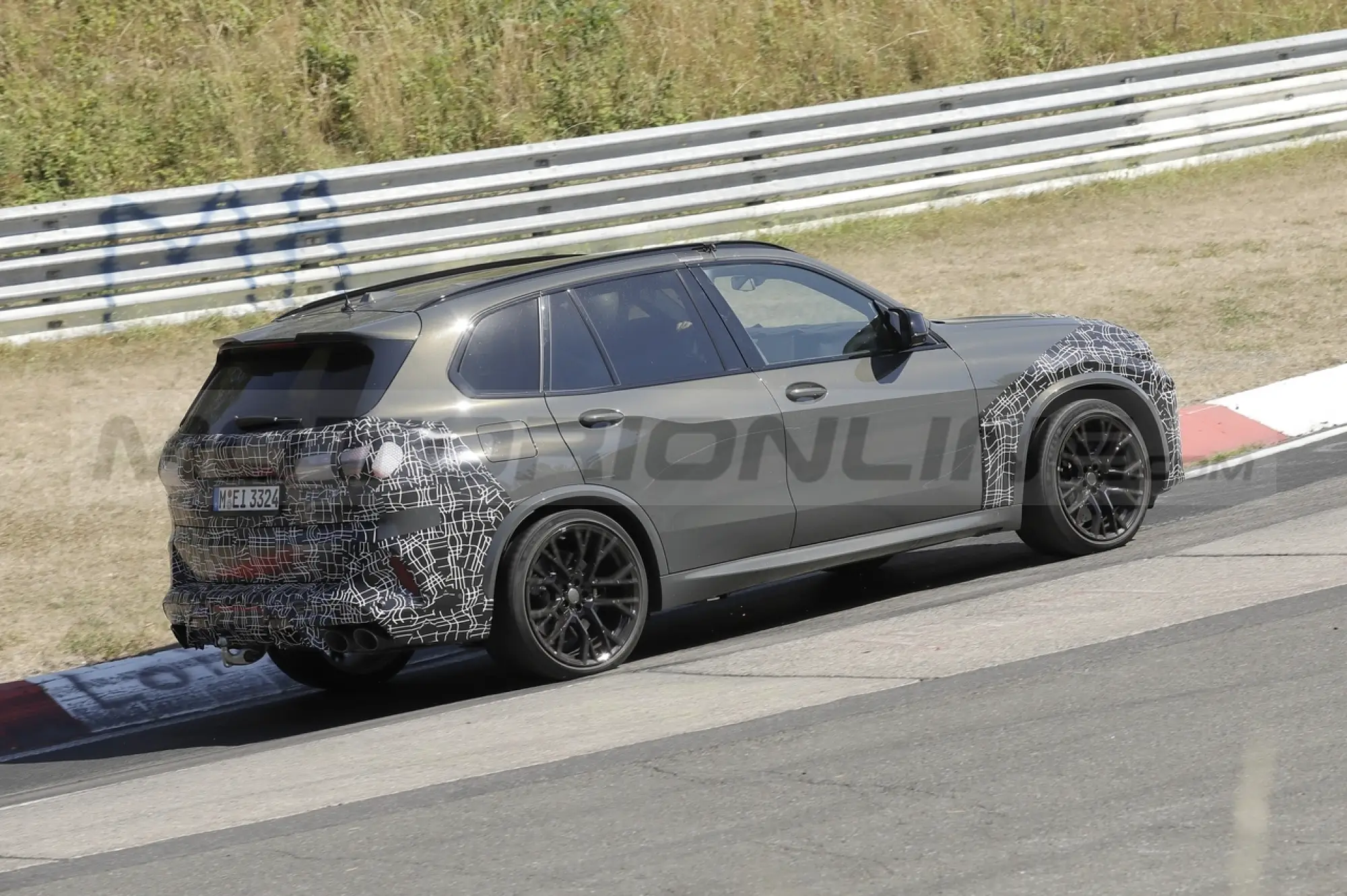 BMW X5 M 2023 - Foto Spia 12-08-2022 - 2