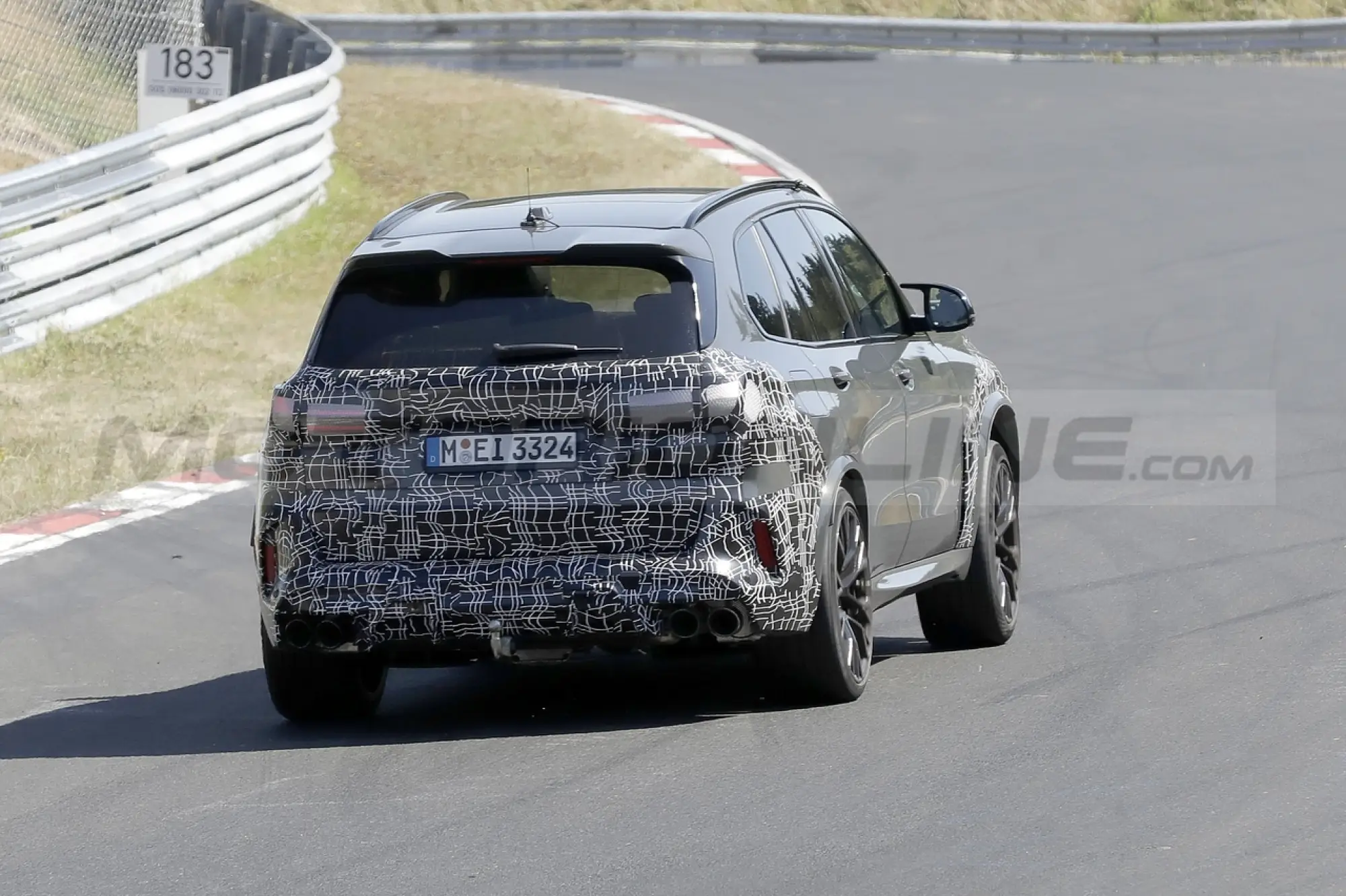 BMW X5 M 2023 - Foto Spia 12-08-2022 - 7