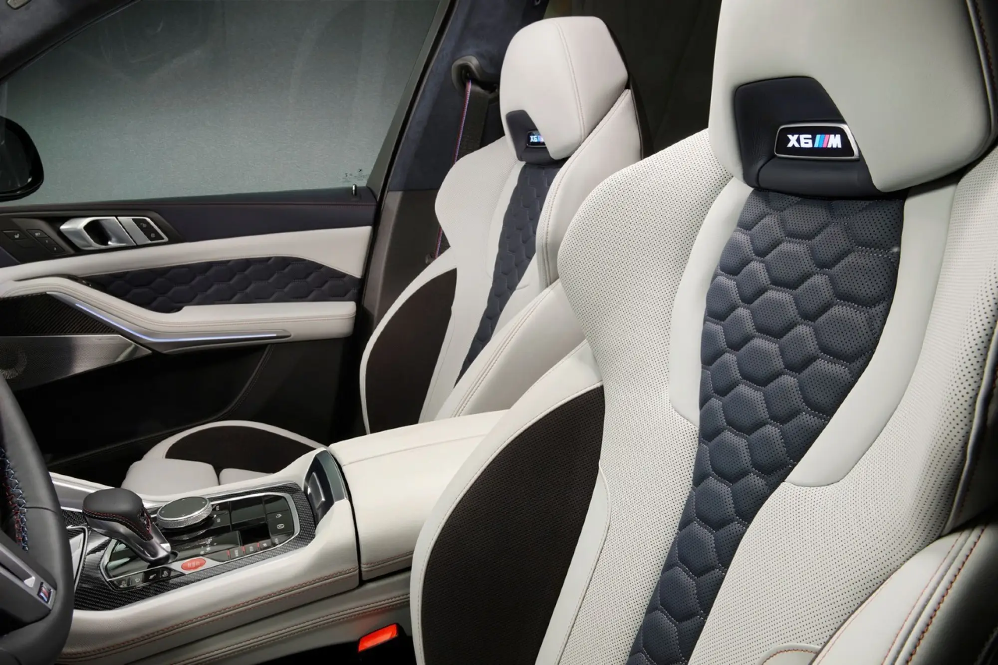 BMW X5 M Competition e X6 M Competition First Edition 2020 - 11