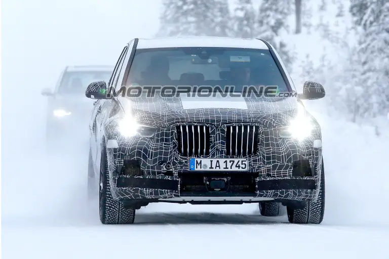 BMW X5 M MY 2019 foto spia 6 febbraio 2018 - 1