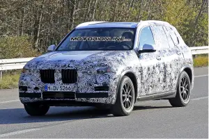 BMW X5 MY 2018 foto spia 10 novembre 2016