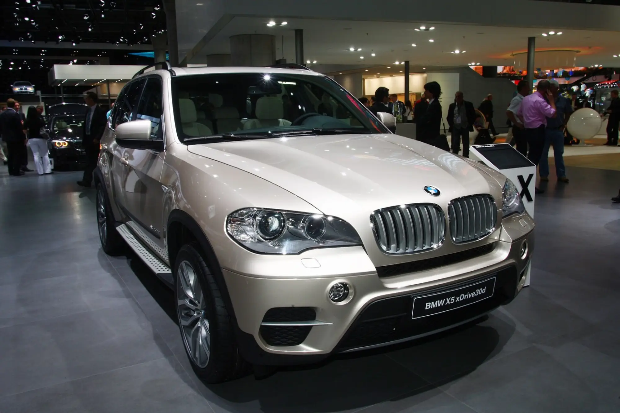 BMW X5 xDrive30d - Salone di Francoforte 2011 - 4