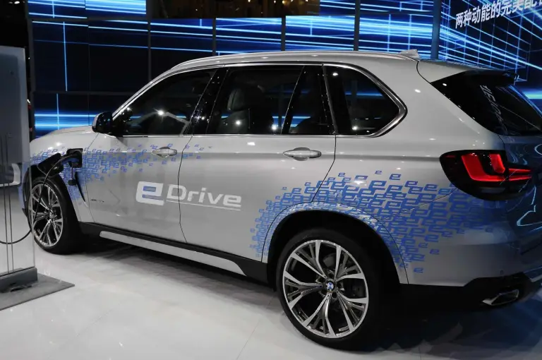 BMW X5 xDrive40e - Salone di Shanghai 2015 - 16