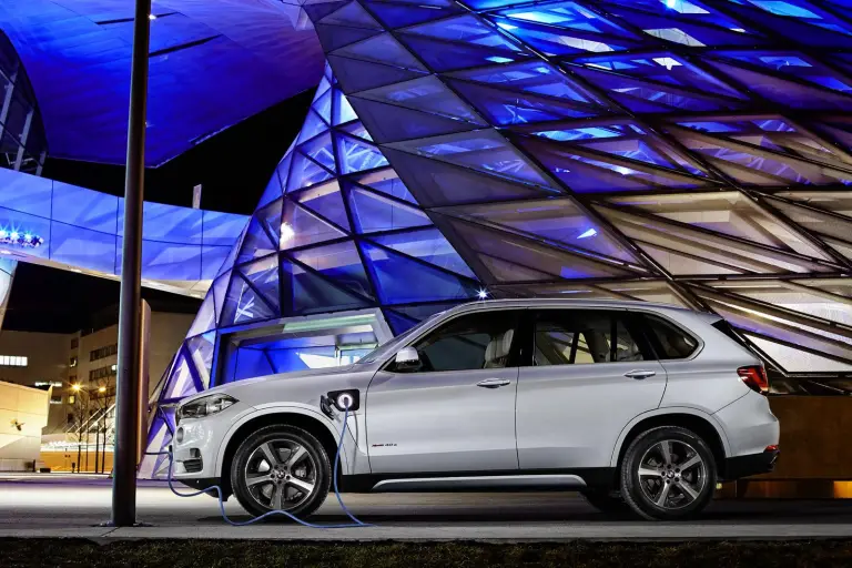 BMW X5 xDrive40e - Salone di Shanghai 2015 - 1