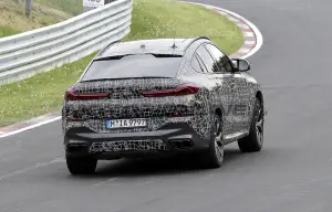 BMW X6 2023 - Foto spia 16-05-2022