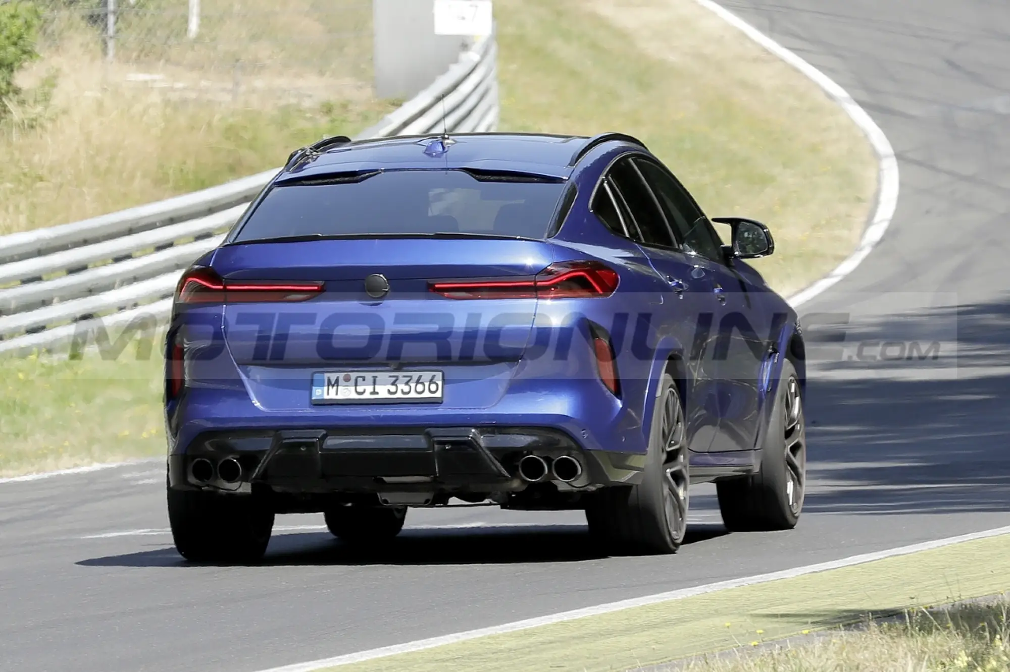 BMW X6 M 2023 - Foto Spia 25-08-2022 - 10