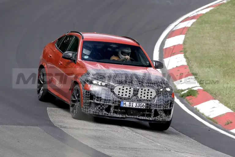 BMW X6 M 2023 - Foto Spia 29-06-2022 - 5