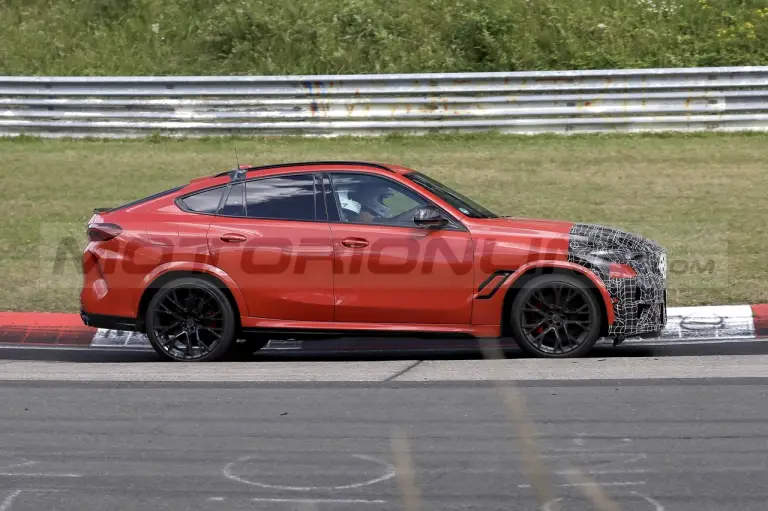 BMW X6 M 2023 - Foto Spia 29-06-2022 - 11