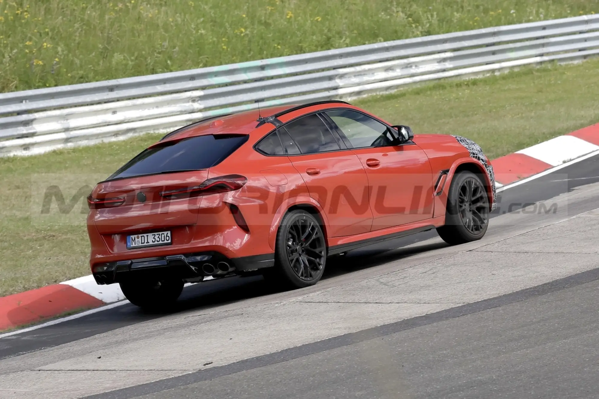 BMW X6 M 2023 - Foto Spia 29-06-2022 - 4