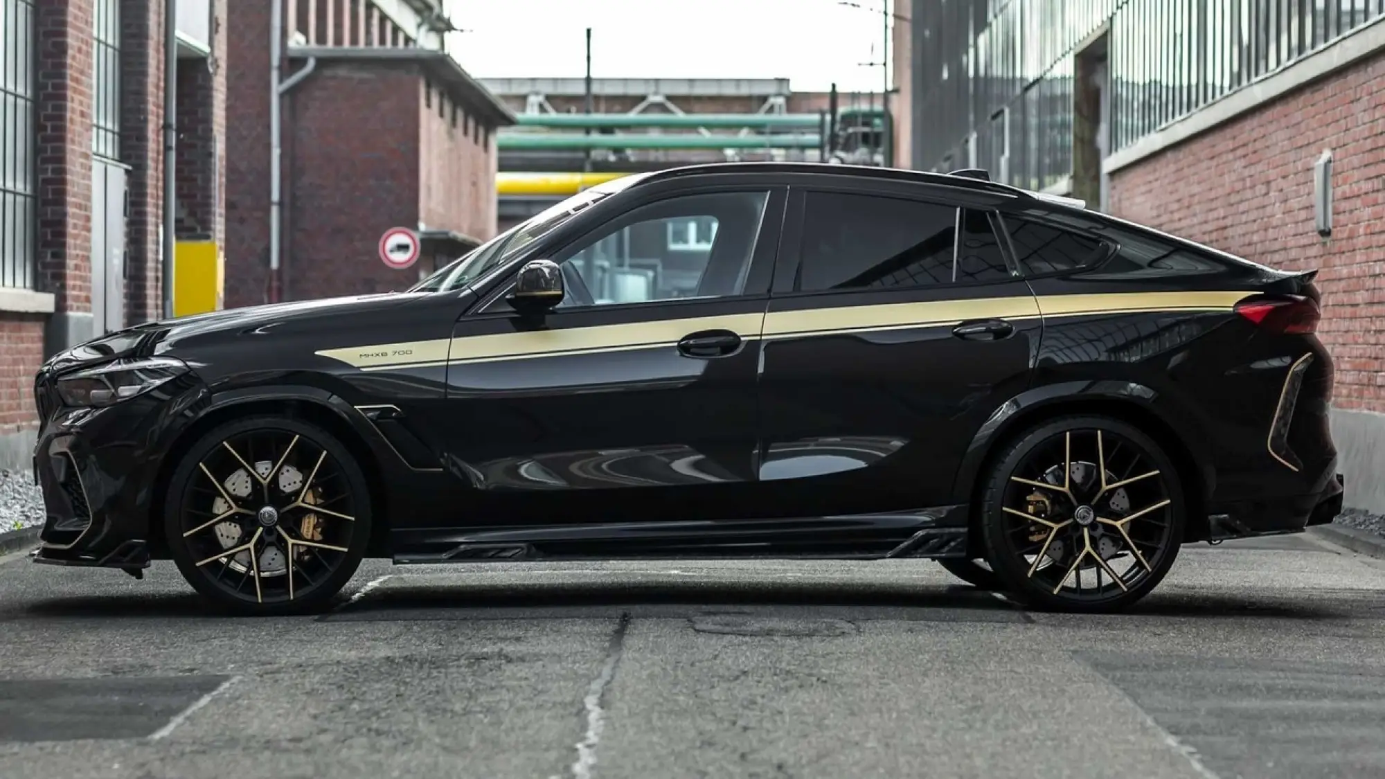 BMW X6 M Competition Manhart - Foto - 9