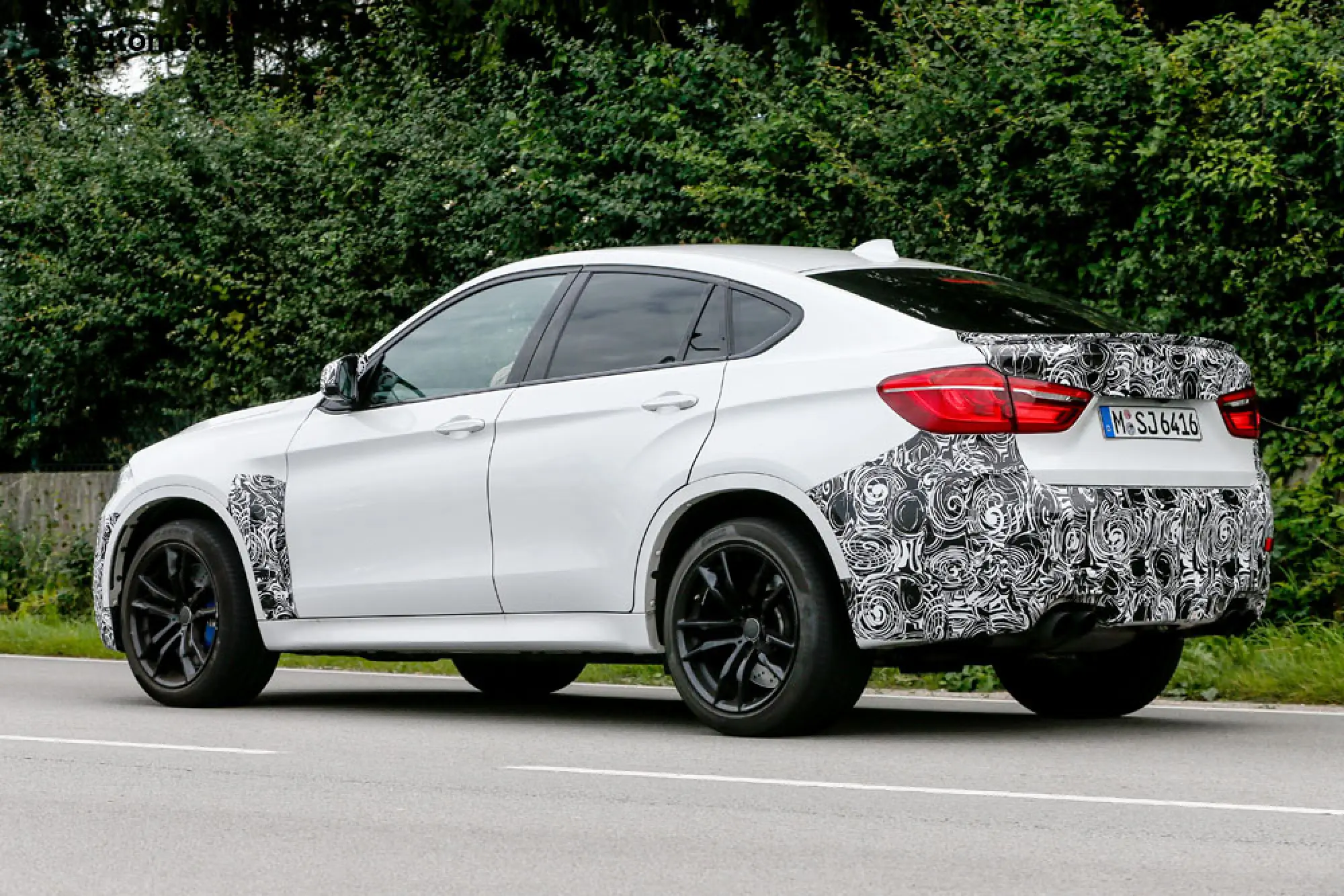 BMW X6 M - foto spia (agosto 2014) - 4