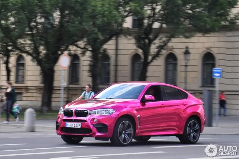 BMW X6 M rosa cromata - 1