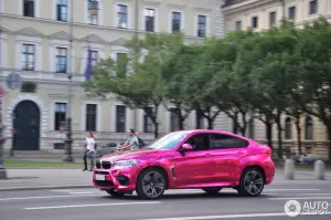 BMW X6 M rosa cromata - 3
