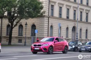 BMW X6 M rosa cromata - 6