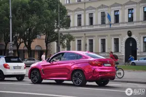 BMW X6 M rosa cromata