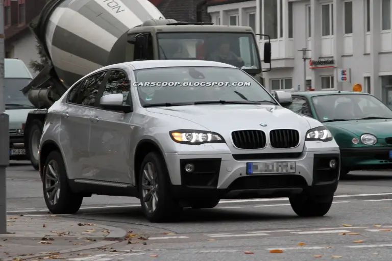 BMW X6 rest foto spia - 1