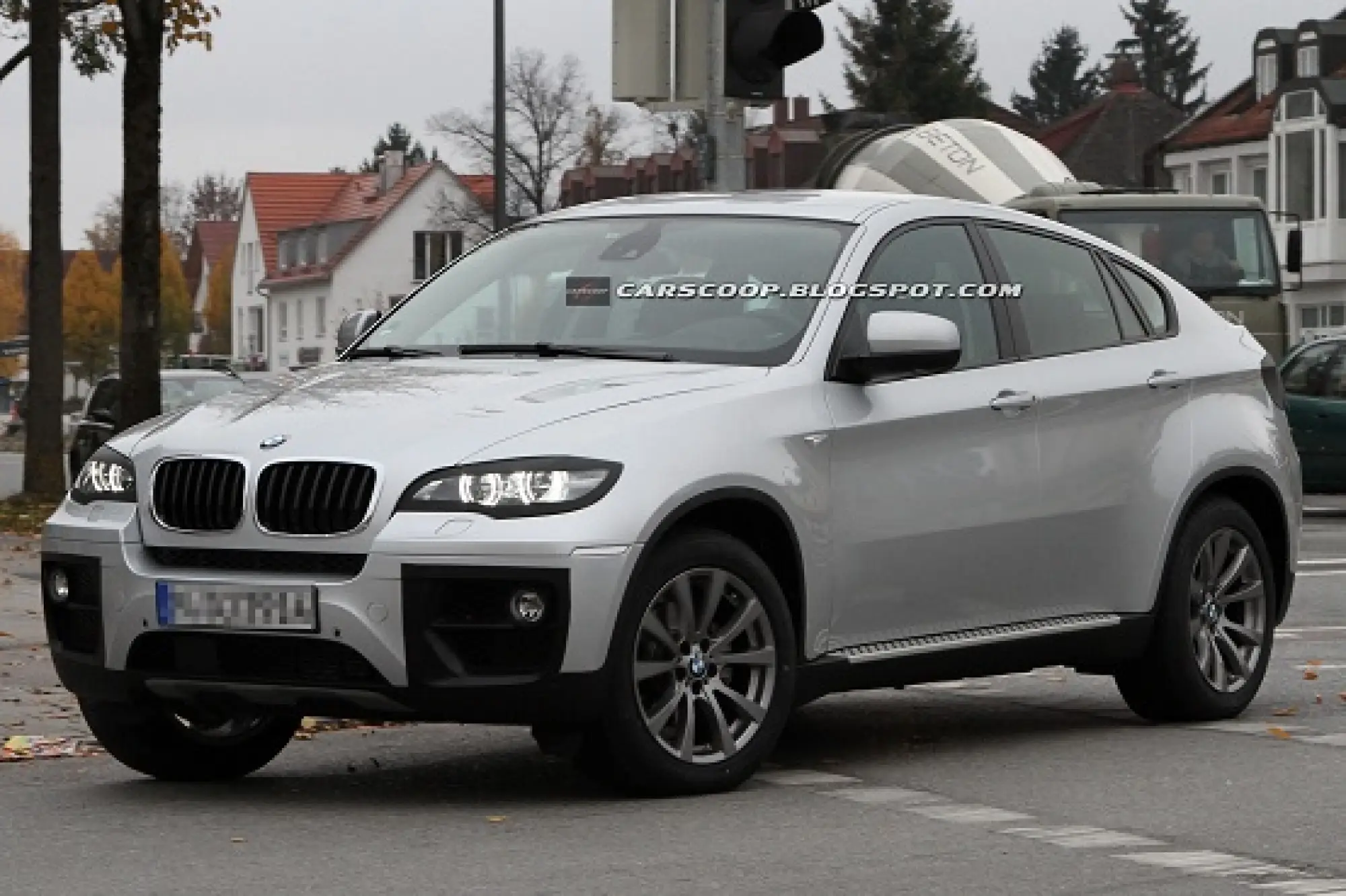 BMW X6 rest foto spia - 4