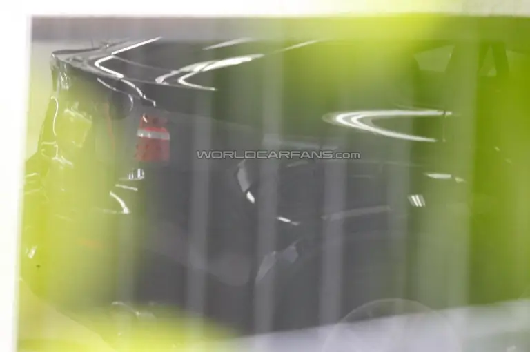 BMW X6 restyling foto spia agosto 2011 - 1