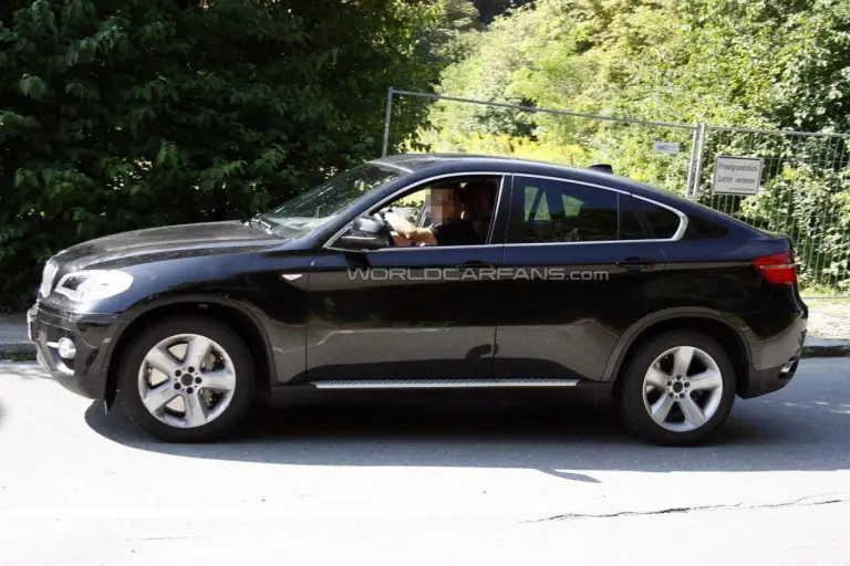 BMW X6 restyling foto spia agosto 2011 - 6