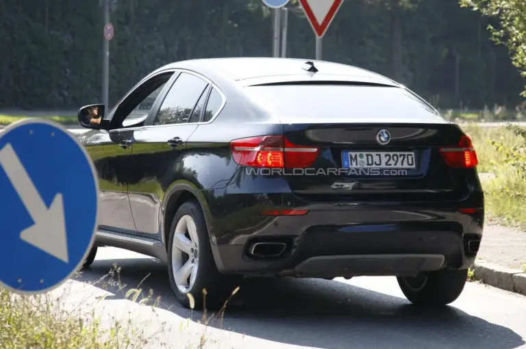 BMW X6 restyling foto spia agosto 2011 - 8