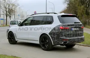  BMW X7 2021 - Foto spia 27-11-2020 - 10