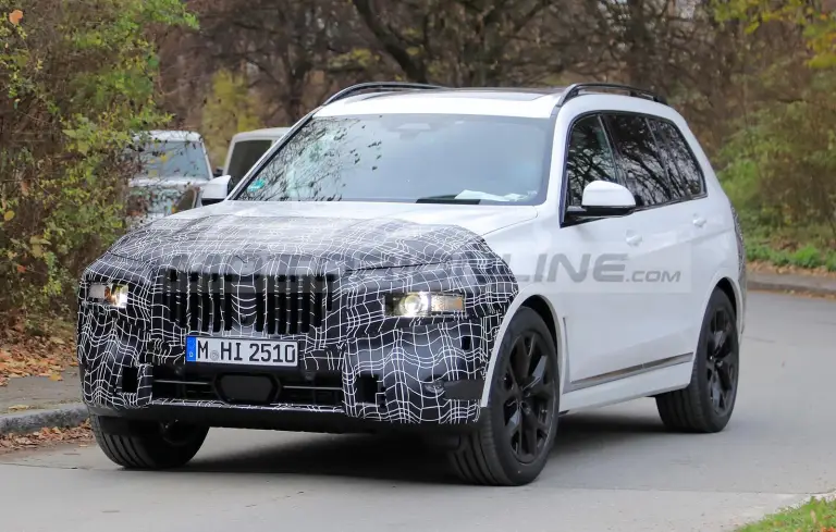  BMW X7 2021 - Foto spia 27-11-2020 - 3