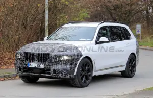  BMW X7 2021 - Foto spia 27-11-2020 - 4