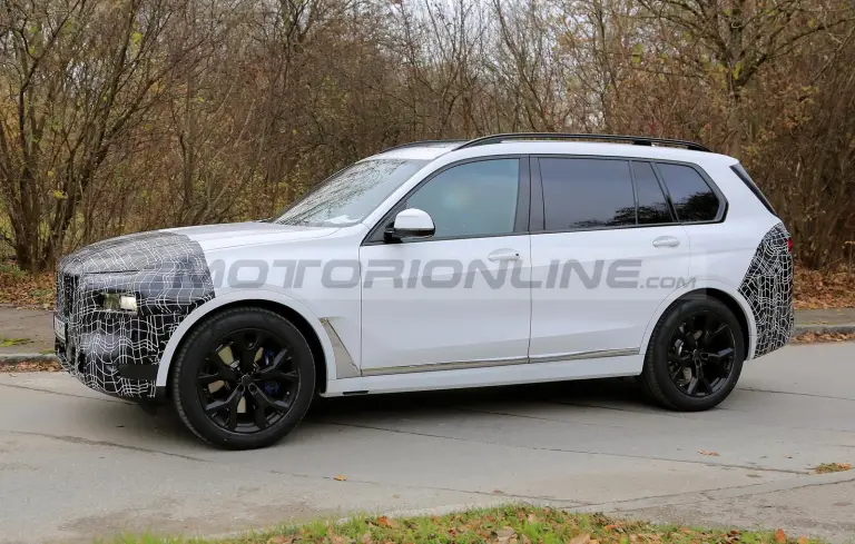  BMW X7 2021 - Foto spia 27-11-2020 - 6