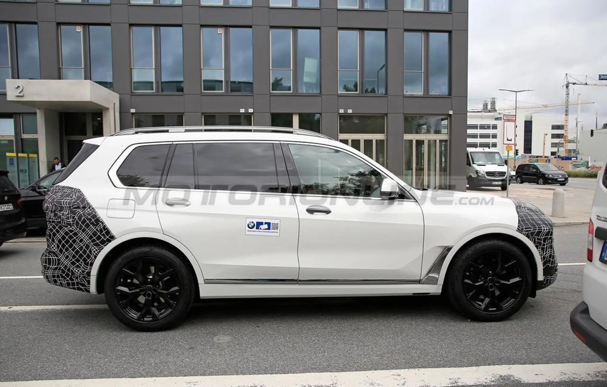 BMW X7 2022 - Foto spia 22-07-2021 - 4