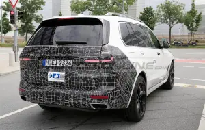 BMW X7 2022 - Foto spia 22-07-2021 - 5