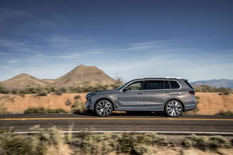 BMW X7 2023 - Foto - 110