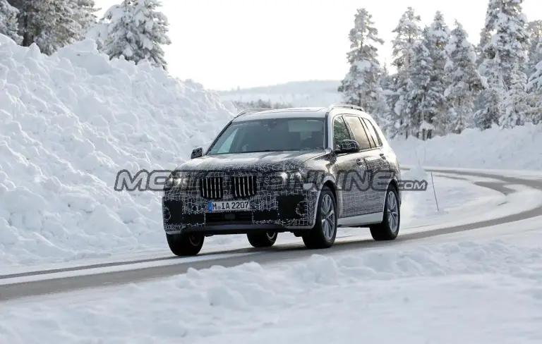 BMW X7 - Foto spia 12-02-2018 - 16