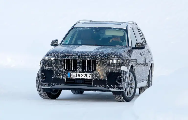 BMW X7 - Foto spia 12-02-2018 - 3