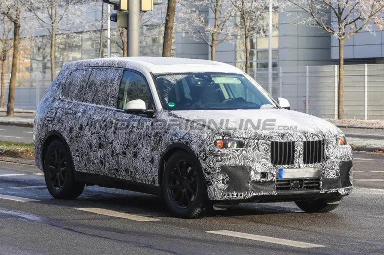 BMW X7 Foto spia 16-12-2016 - 1