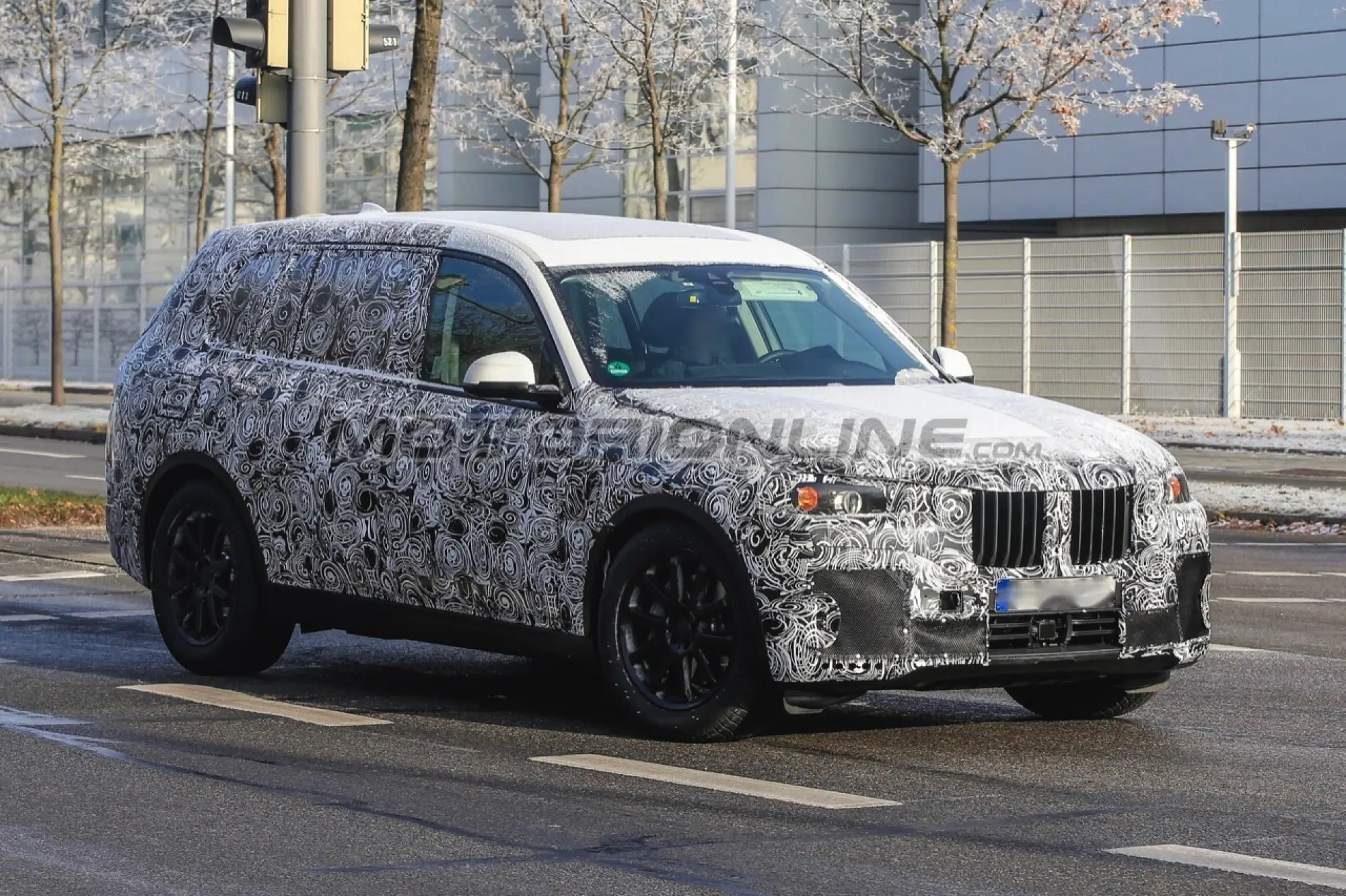 BMW X7 Foto spia 16-12-2016 - 2