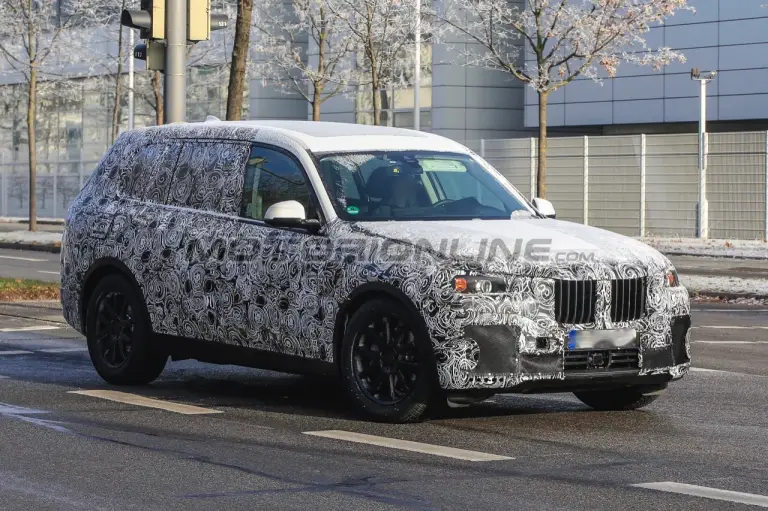 BMW X7 Foto spia 16-12-2016 - 2