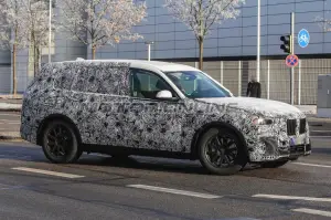 BMW X7 Foto spia 16-12-2016