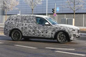 BMW X7 Foto spia 16-12-2016