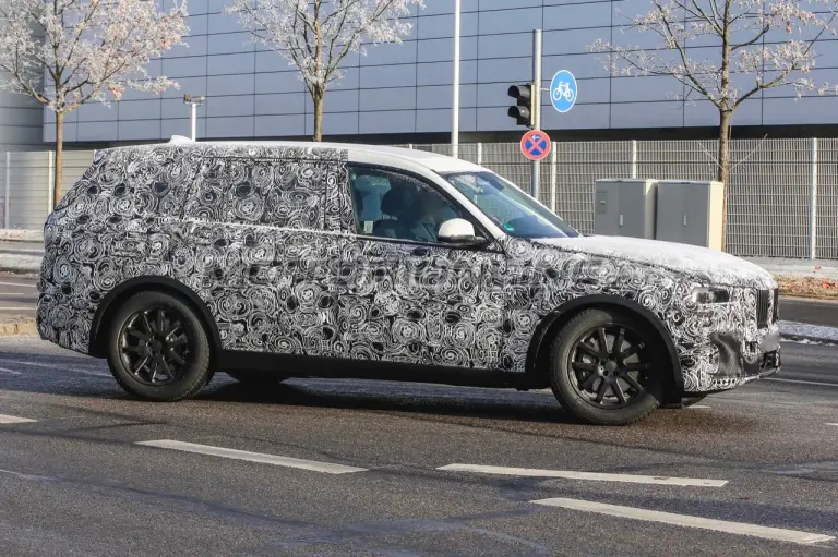BMW X7 Foto spia 16-12-2016 - 5