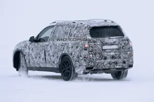 BMW X7 foto spia 18 gennaio 2017 - 5