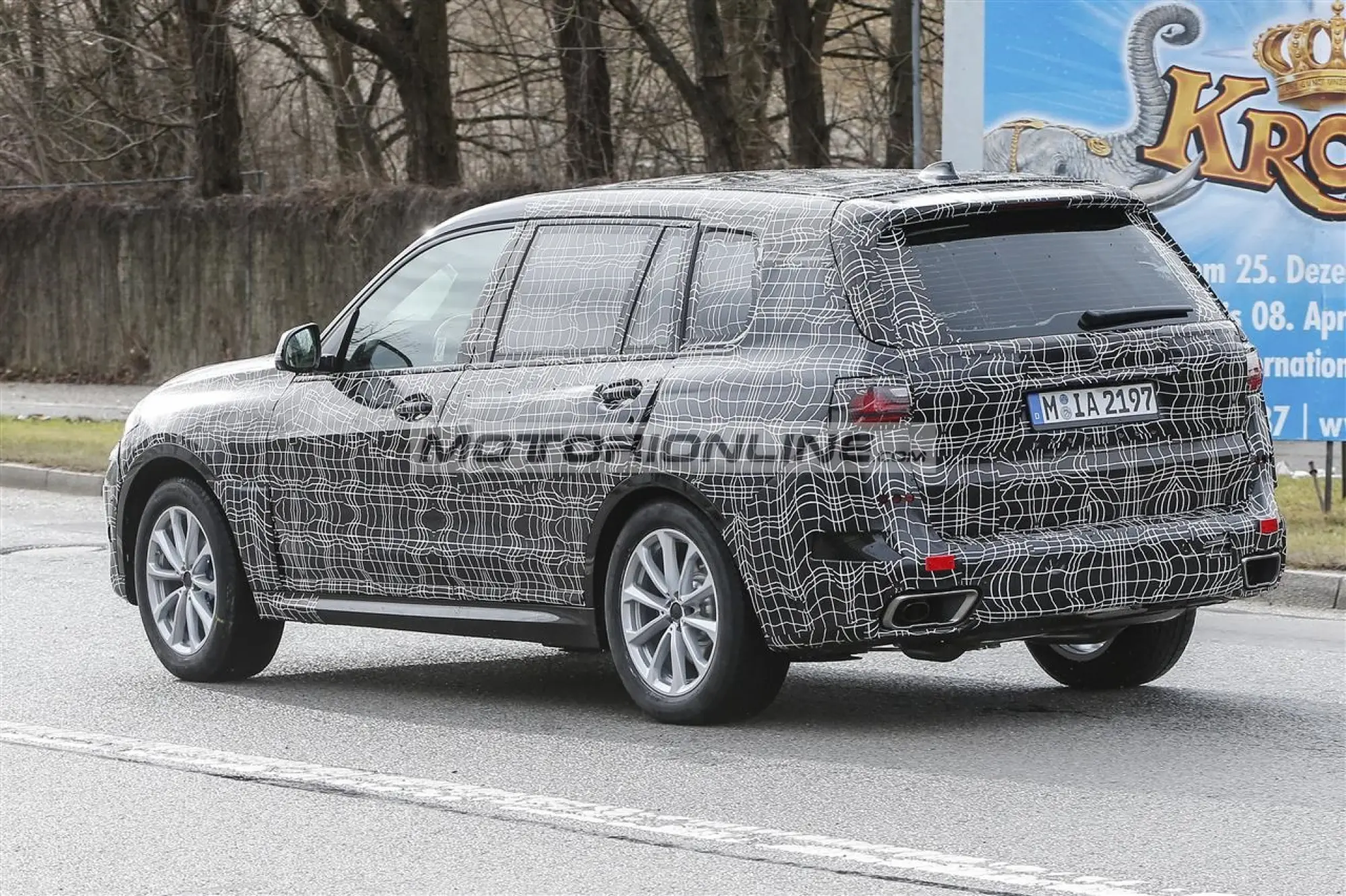 BMW X7 foto spia 21-3-2018 - 10