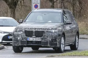 BMW X7 foto spia 21-3-2018 - 2