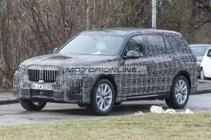 BMW X7 foto spia 21-3-2018 - 3