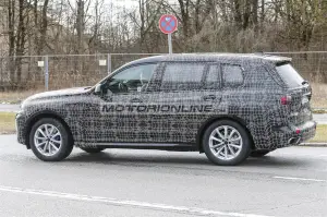 BMW X7 foto spia 21-3-2018