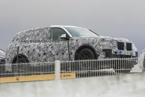 BMW X7 foto spia 21 novembre 2016 - 1