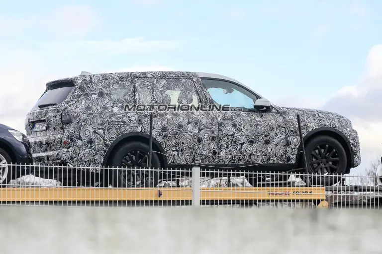 BMW X7 foto spia 21 novembre 2016 - 5