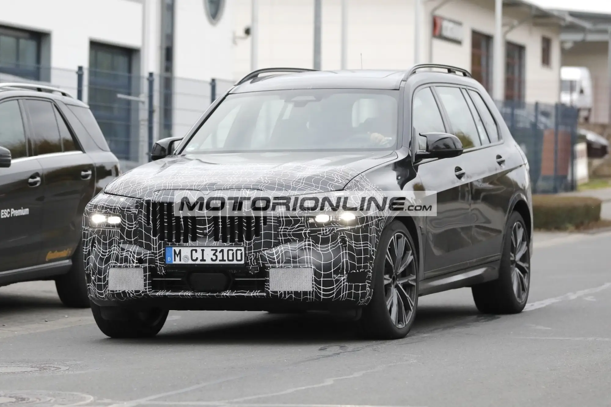 BMW X7 - Foto spia 29-10-2021 - 7