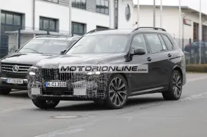 BMW X7 - Foto spia 29-10-2021